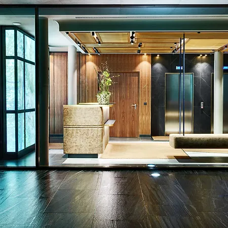 Otel Stage 12 By Penz