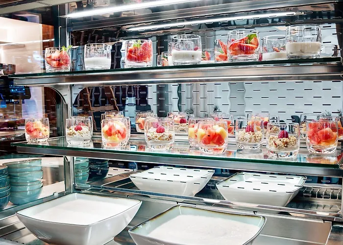 Отель Stage 12 By Penz