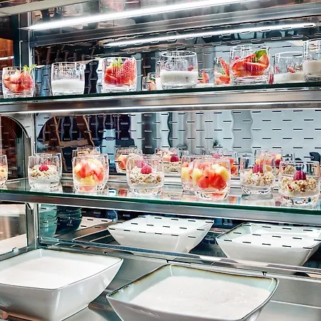 Готель Stage 12 By Penz