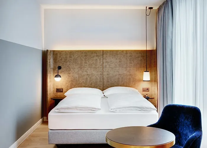 Stage 12 By Penz מלון